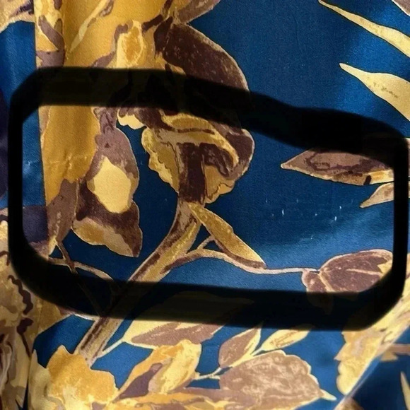 Tory Burch Sleeveless Silk-Blend 1/4 Signature Button Top Blouse Size 2 - Picture 15 of 16